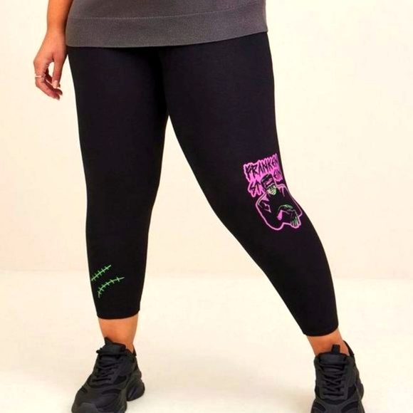 ❤️NWT VINTAGE TORRID LEGGING UNIVERSAL MONSTERS FRANKENSTEIN CROP HALLOWEEN - Picture 1 of 11